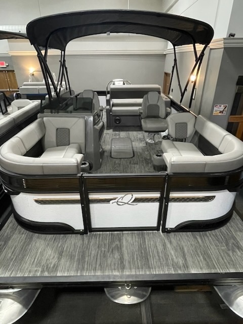 2024 Qwest M-Class 22' Tritoon 200hp Yamaha Black/White