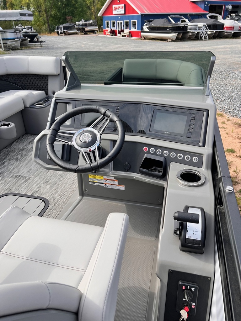 2024 Qwest M-Class 22' Tritoon 200hp Honda 