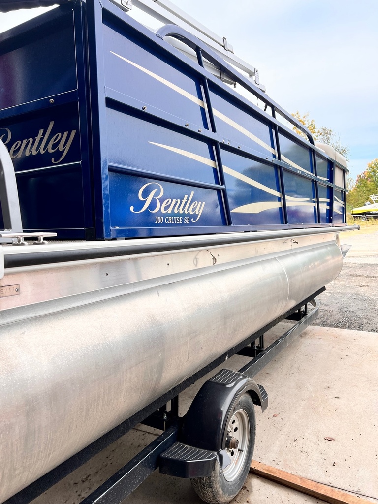 USED 2017 20' BENTLEY PONTOON