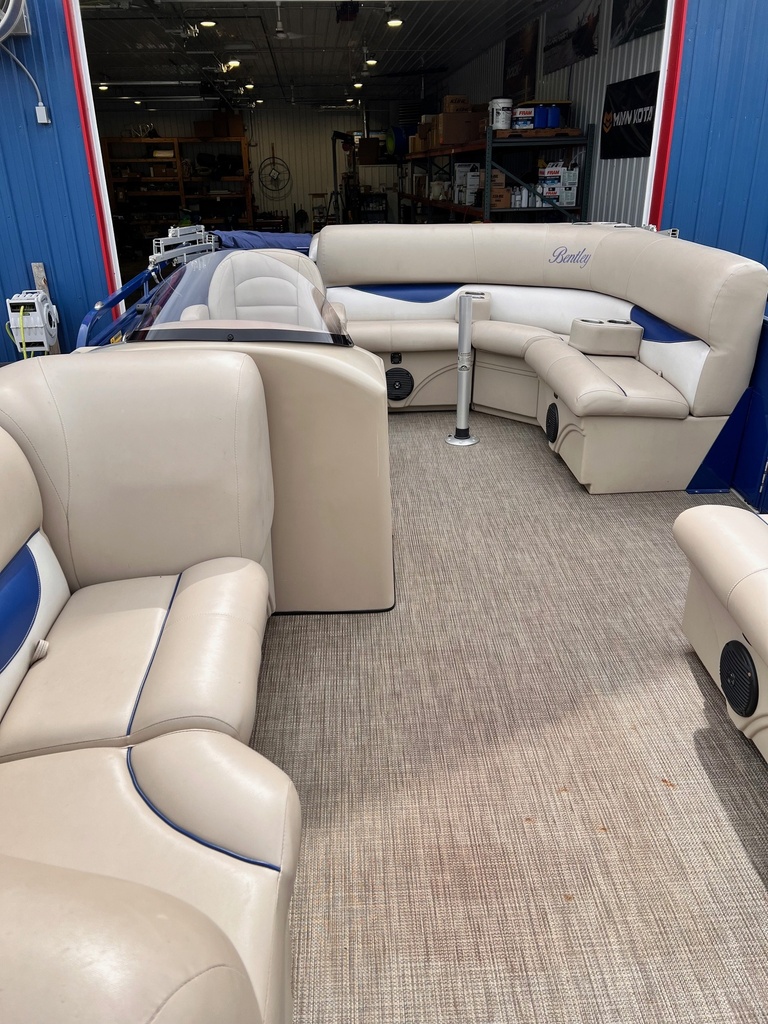 USED 2017 20' BENTLEY PONTOON