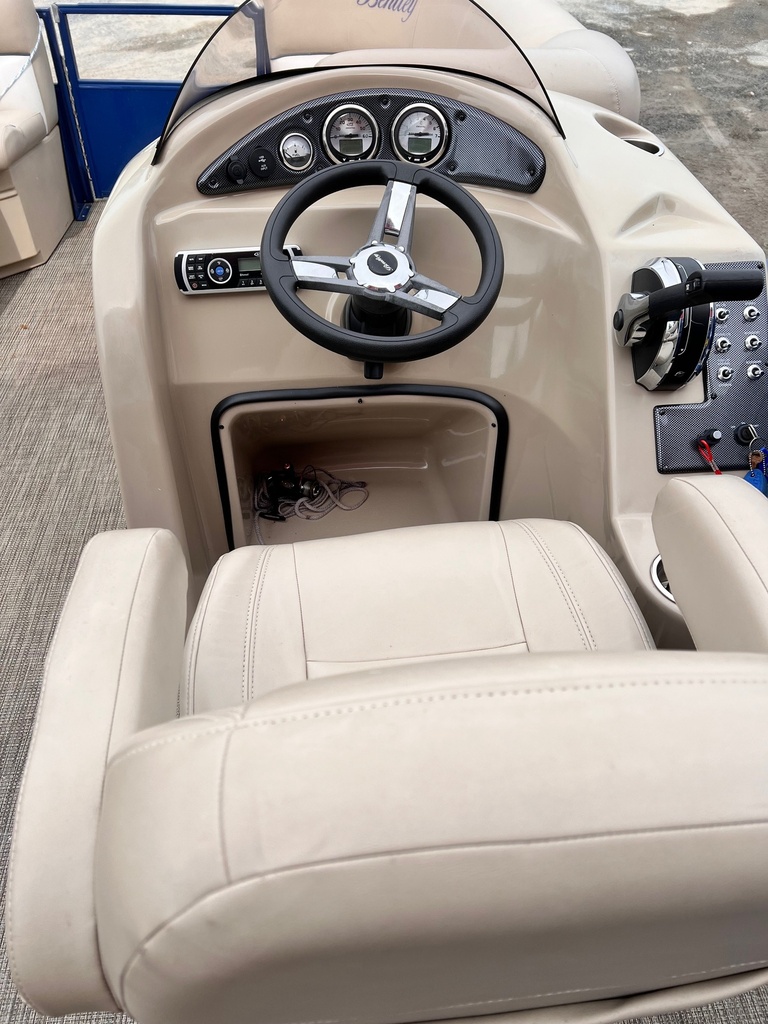 USED 2017 20' BENTLEY PONTOON