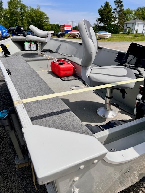 USED 14' FISHERMAN 145 W/25HP MERC