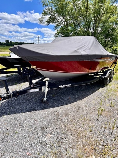 USED 2020 19' TRACKER W/150HP MERC